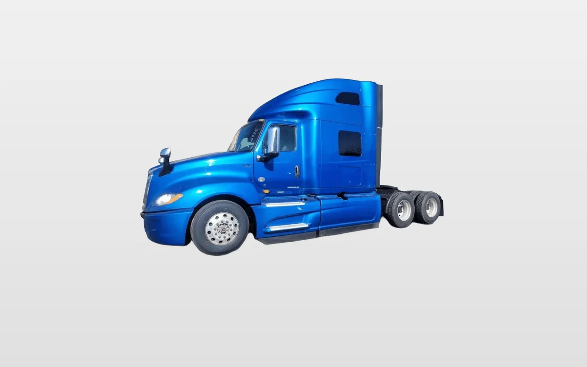 2022 International LT - image 1