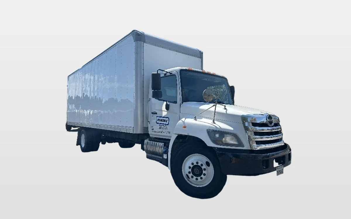 2020 Hino 268 - image 1