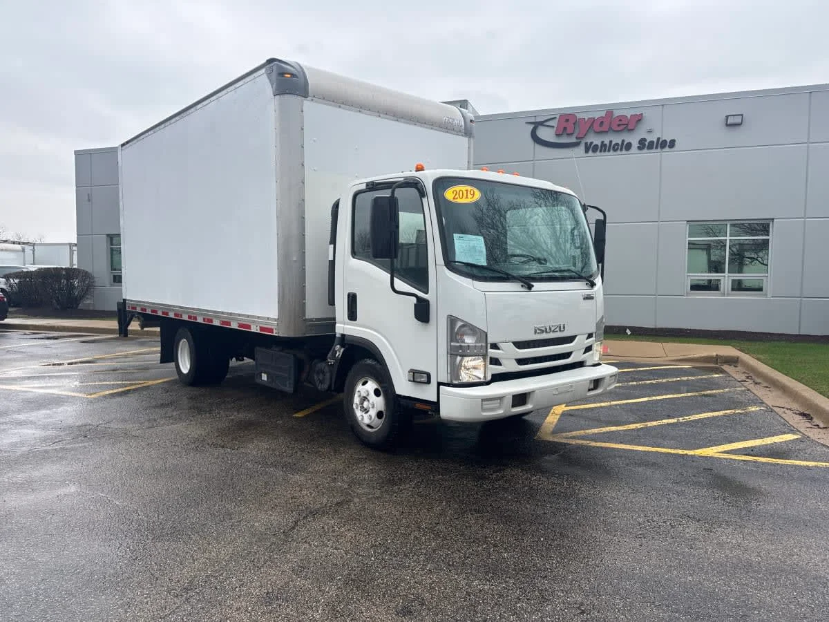 2019 Isuzu NPR - image 3