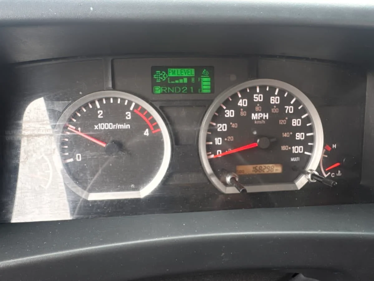 2019 Isuzu NPR - image 10