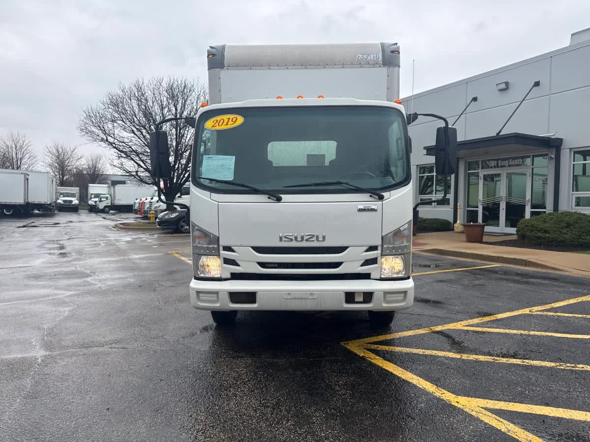 2019 Isuzu NPR - image 2