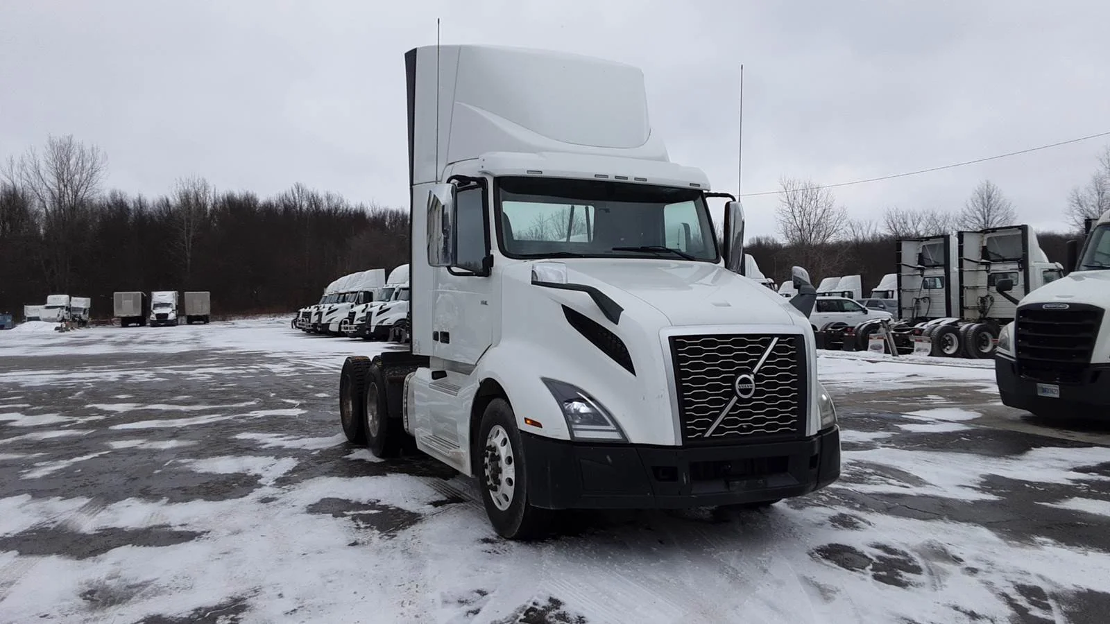 2019 Volvo VNL 300 in Marysville, OH
