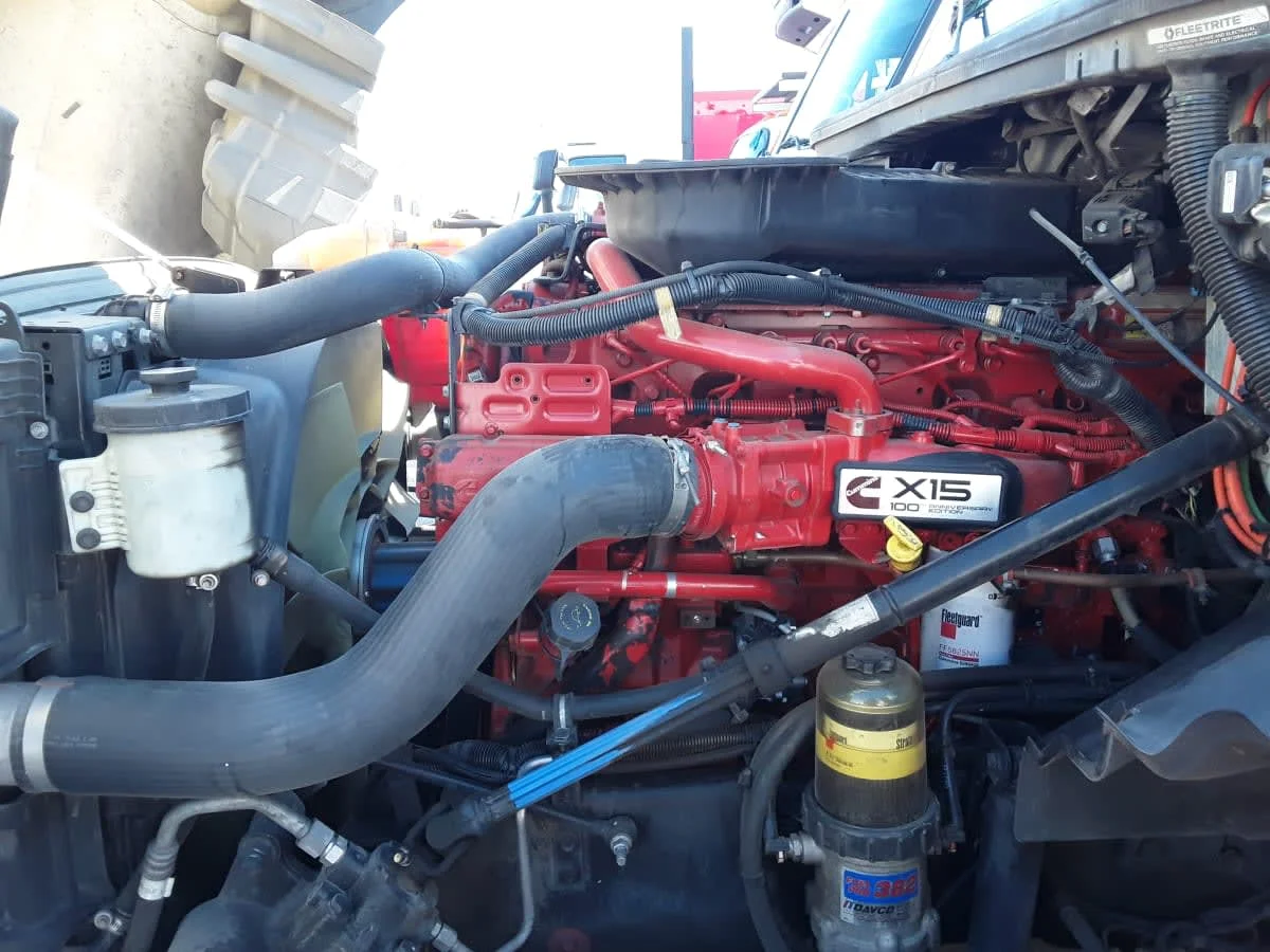 2020 International LT - image 8