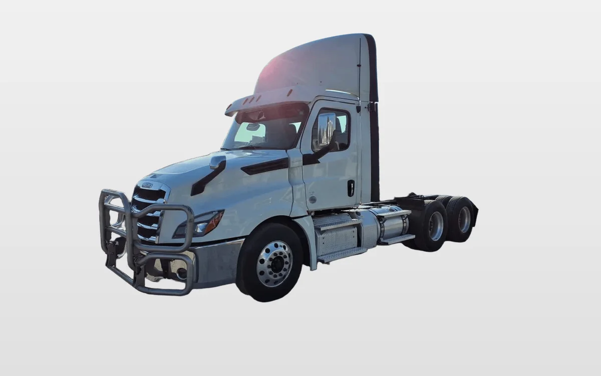 2020 Freightliner Cascadia - image 1