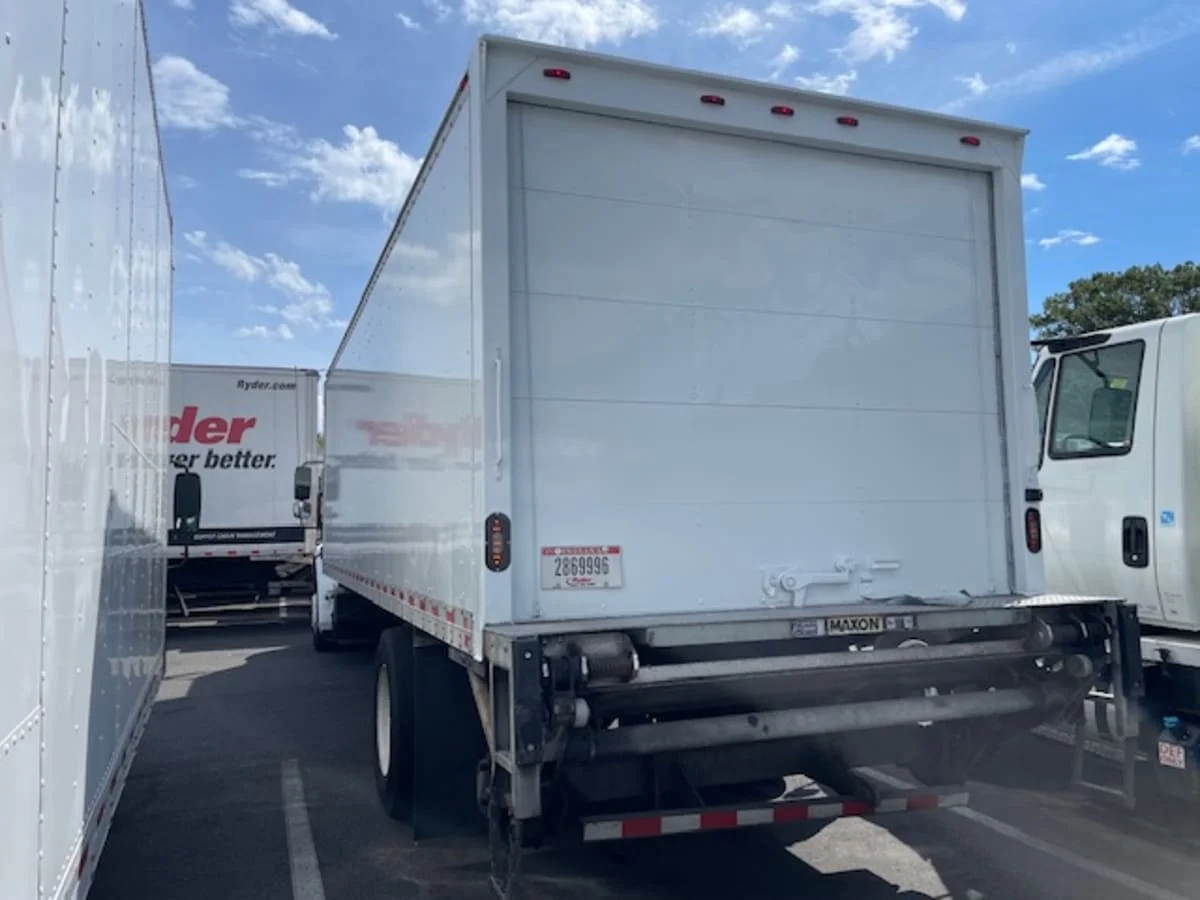 2019 Freightliner M2 106 in Farmingdale, NY — photo 6