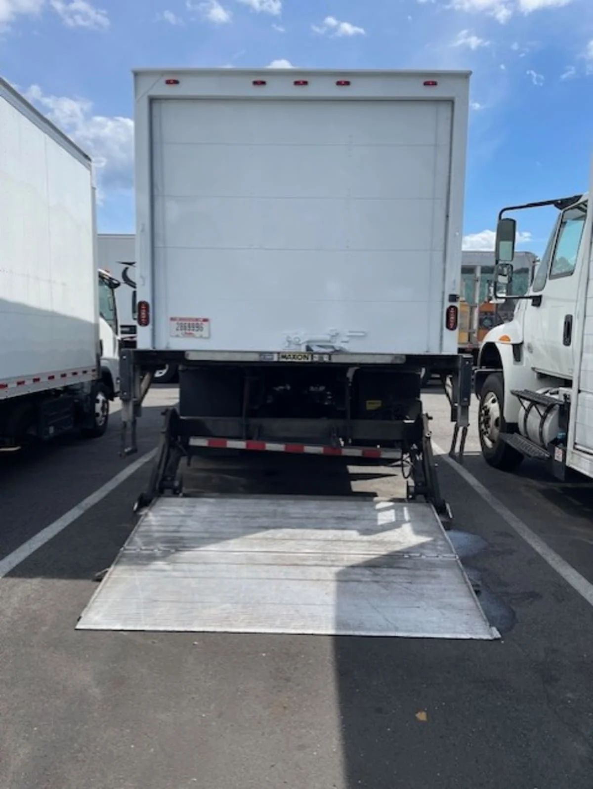 2019 Freightliner M2 106 in Farmingdale, NY — photo 12