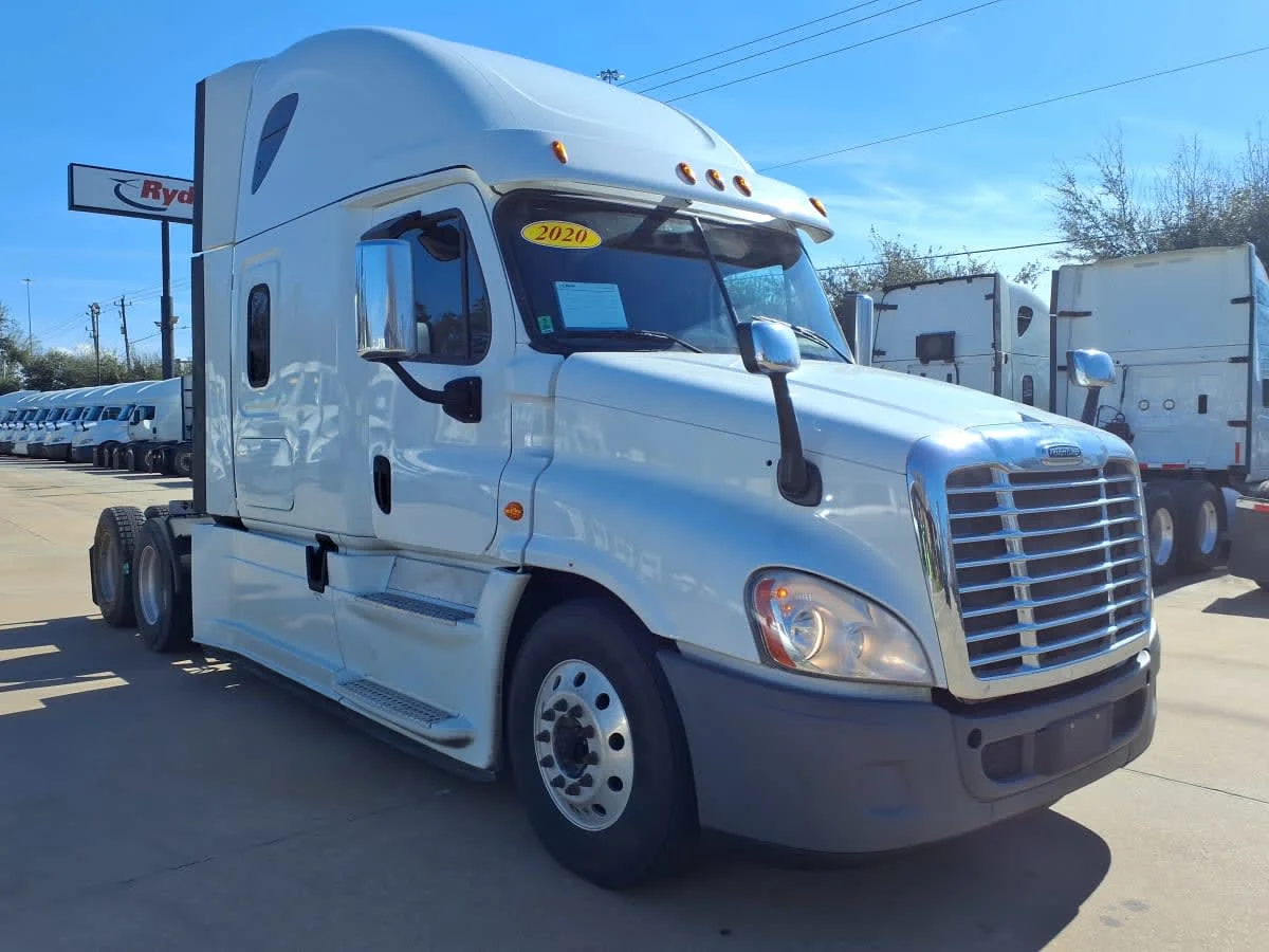 2020 Freightliner Cascadia in Houston, TX — photo 3