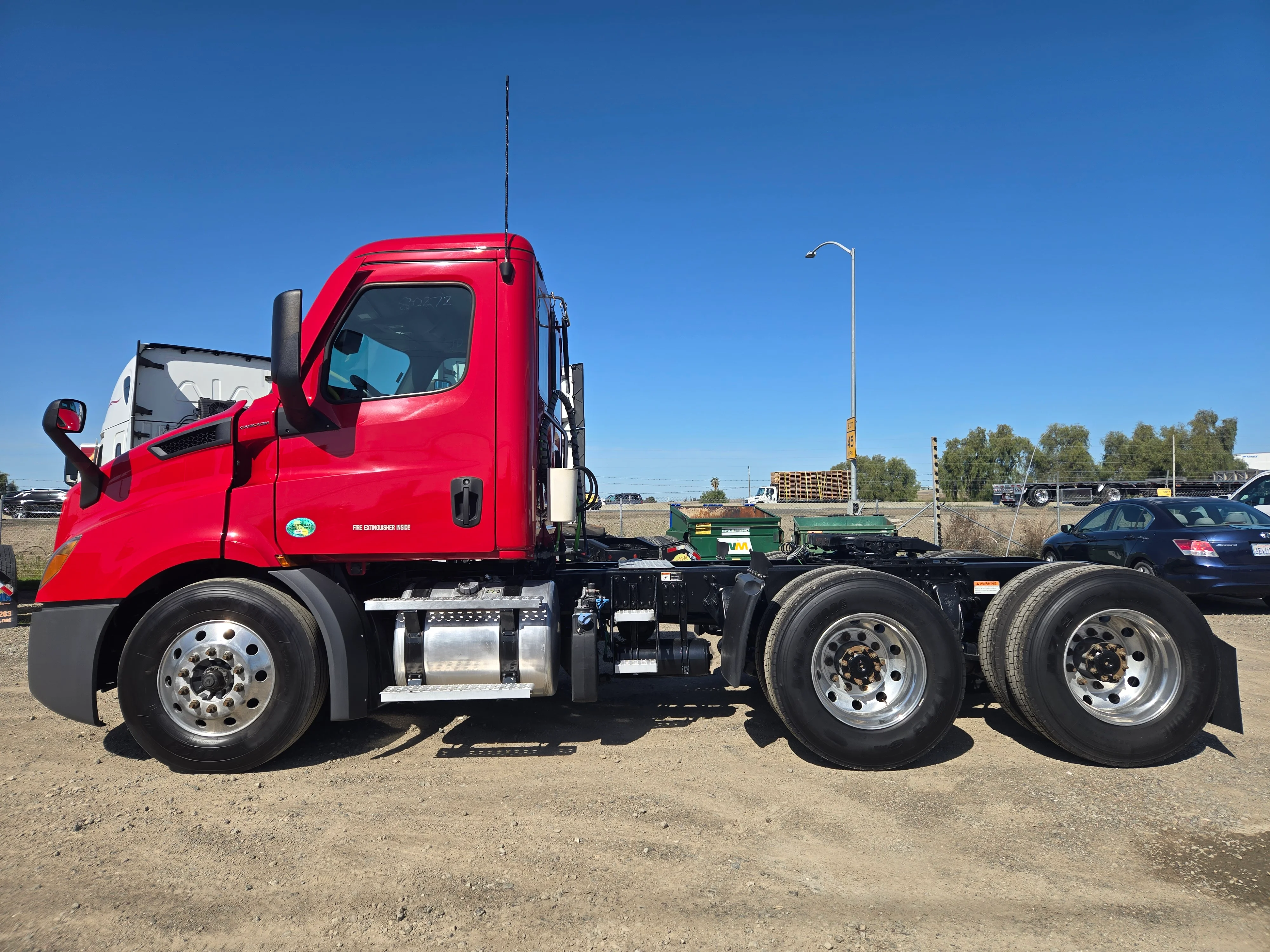 2021 Freightliner Cascadia in French Camp, CA — photo 8