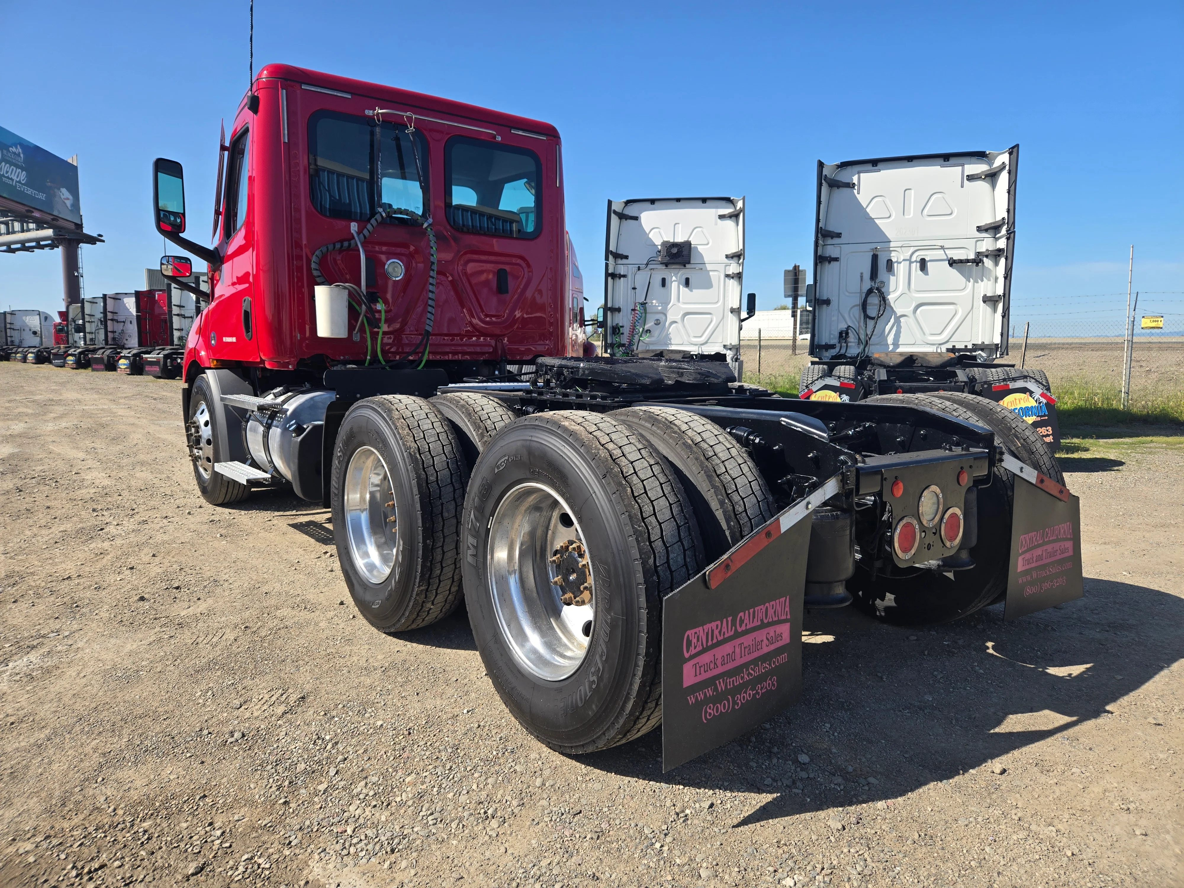 2021 Freightliner Cascadia in French Camp, CA — photo 7