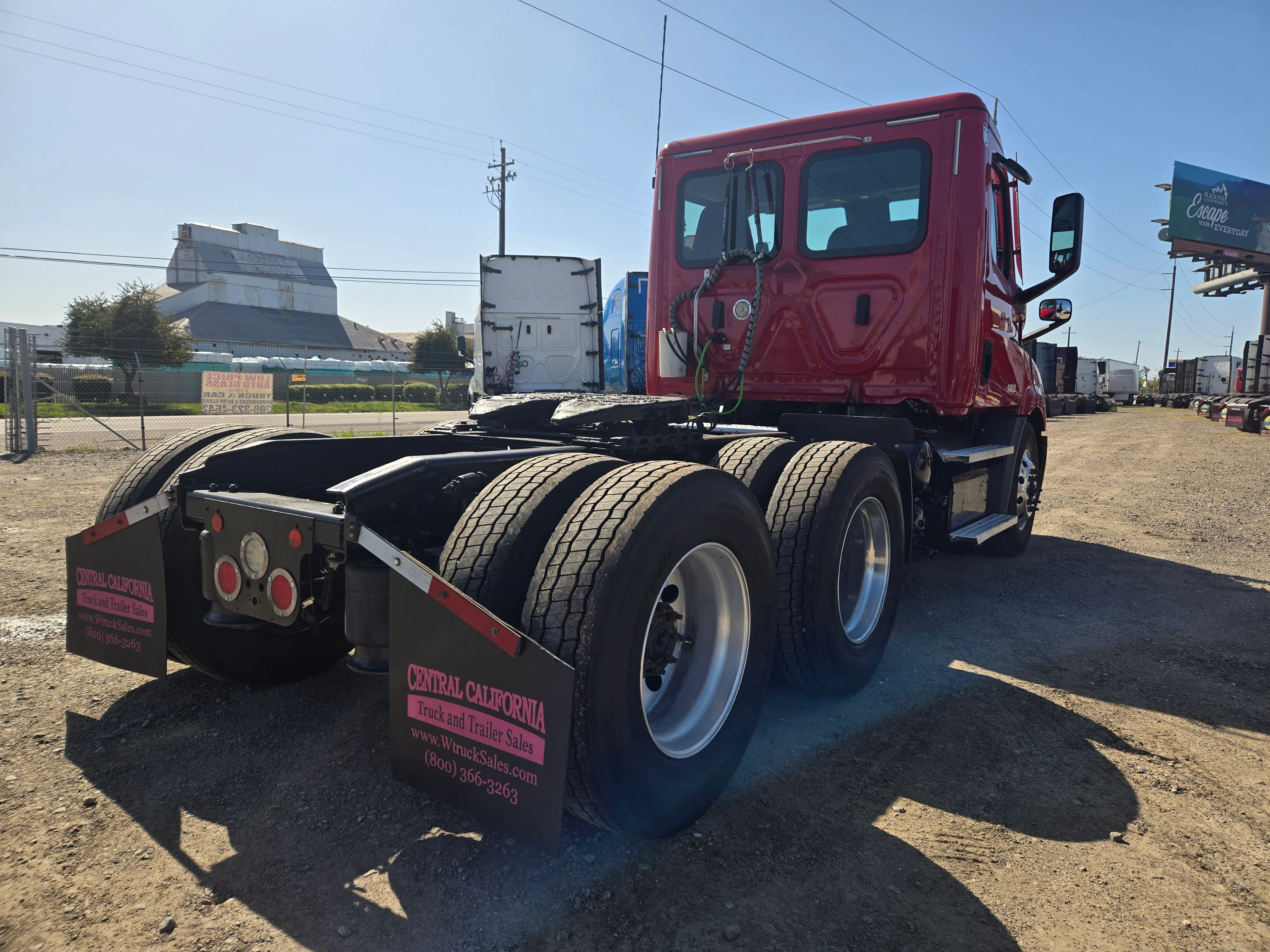 2021 Freightliner Cascadia in French Camp, CA — photo 5