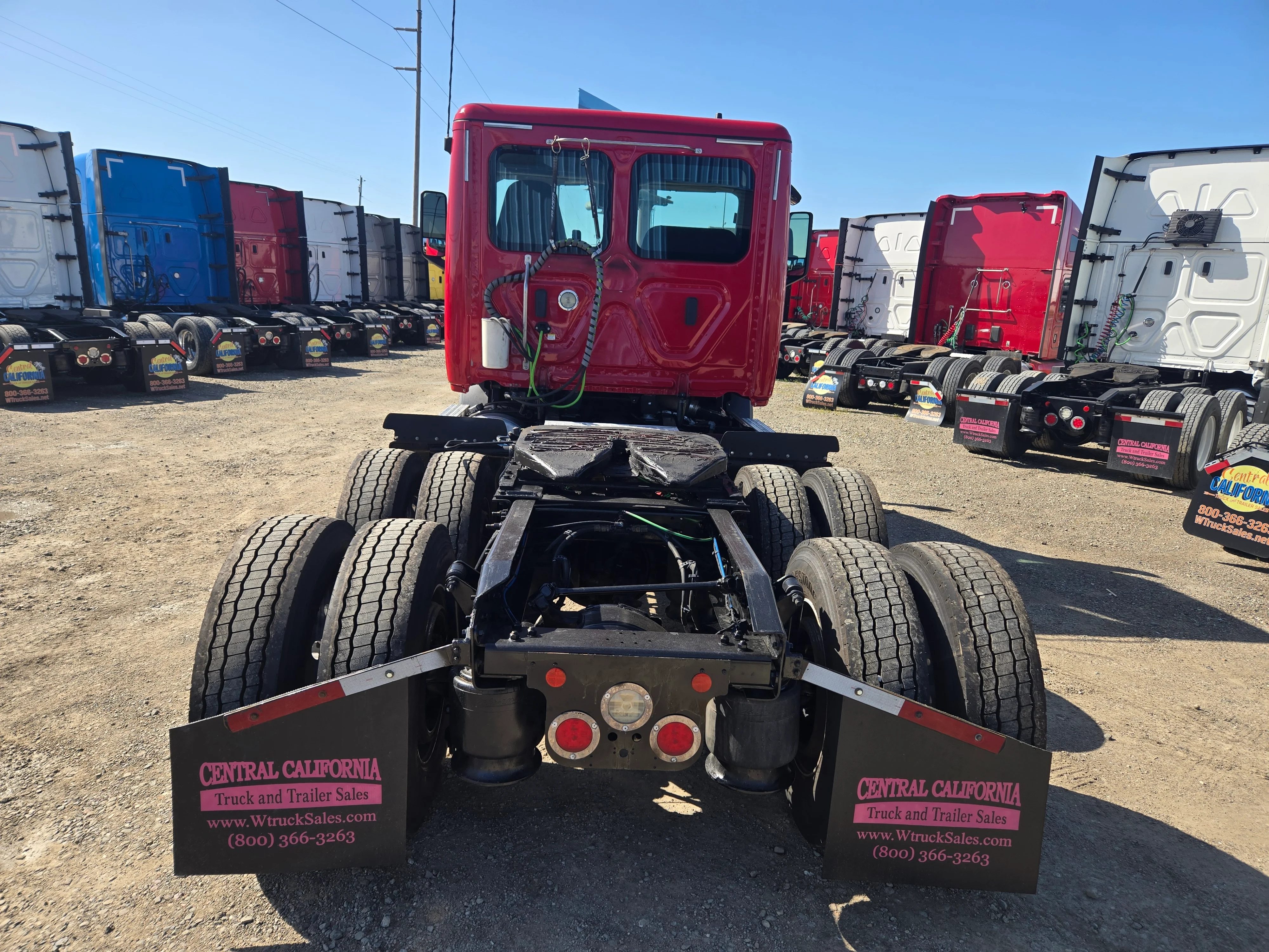 2021 Freightliner Cascadia in French Camp, CA — photo 6