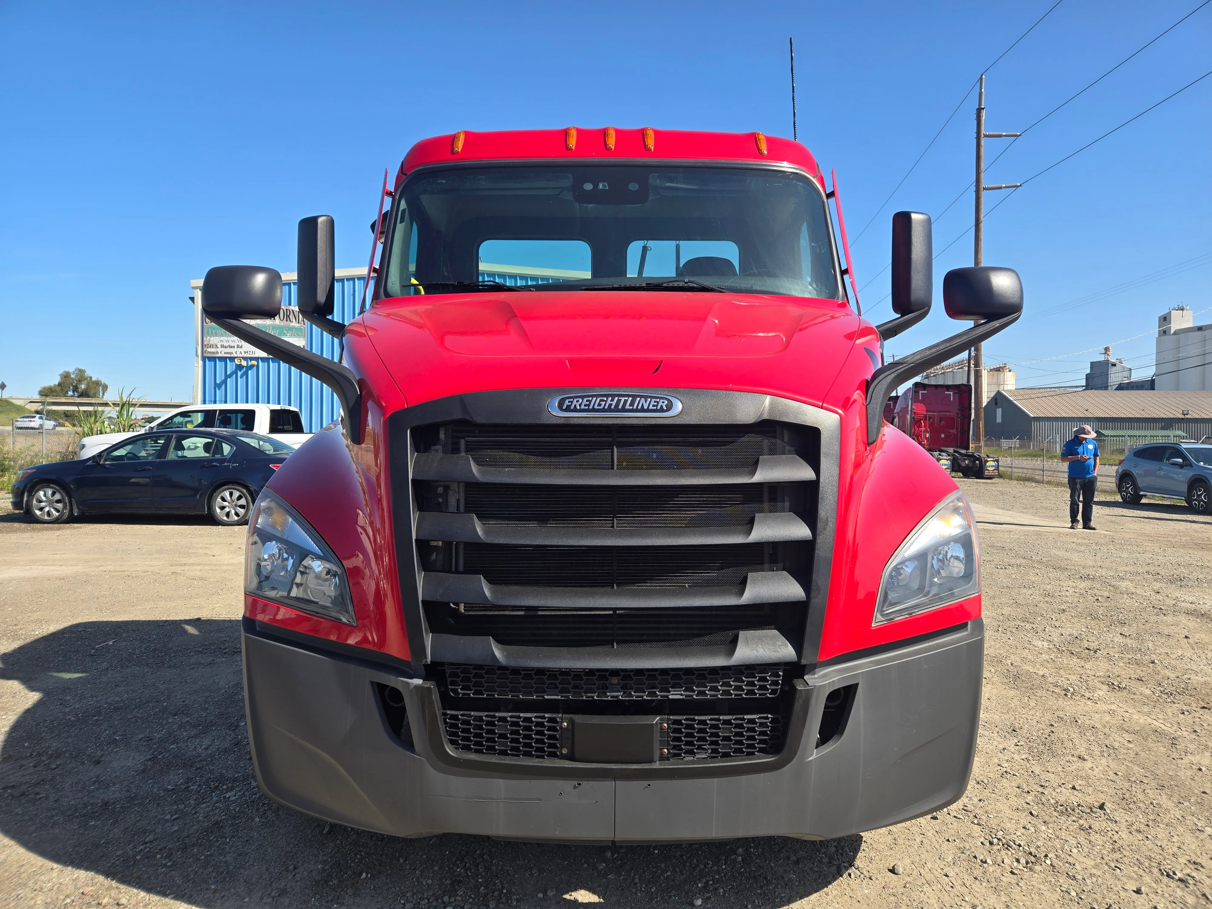 2021 Freightliner Cascadia in French Camp, CA — photo 2