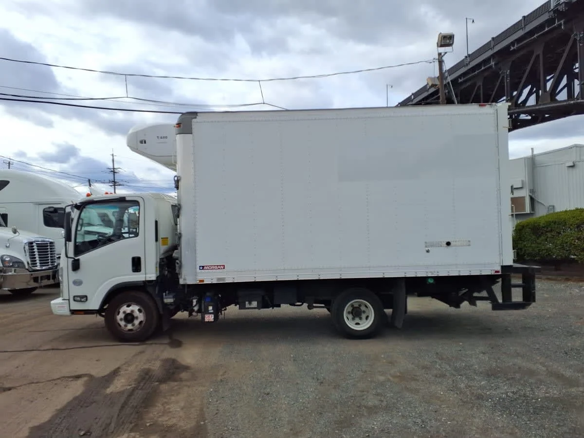 2015 Isuzu NPR - image 13