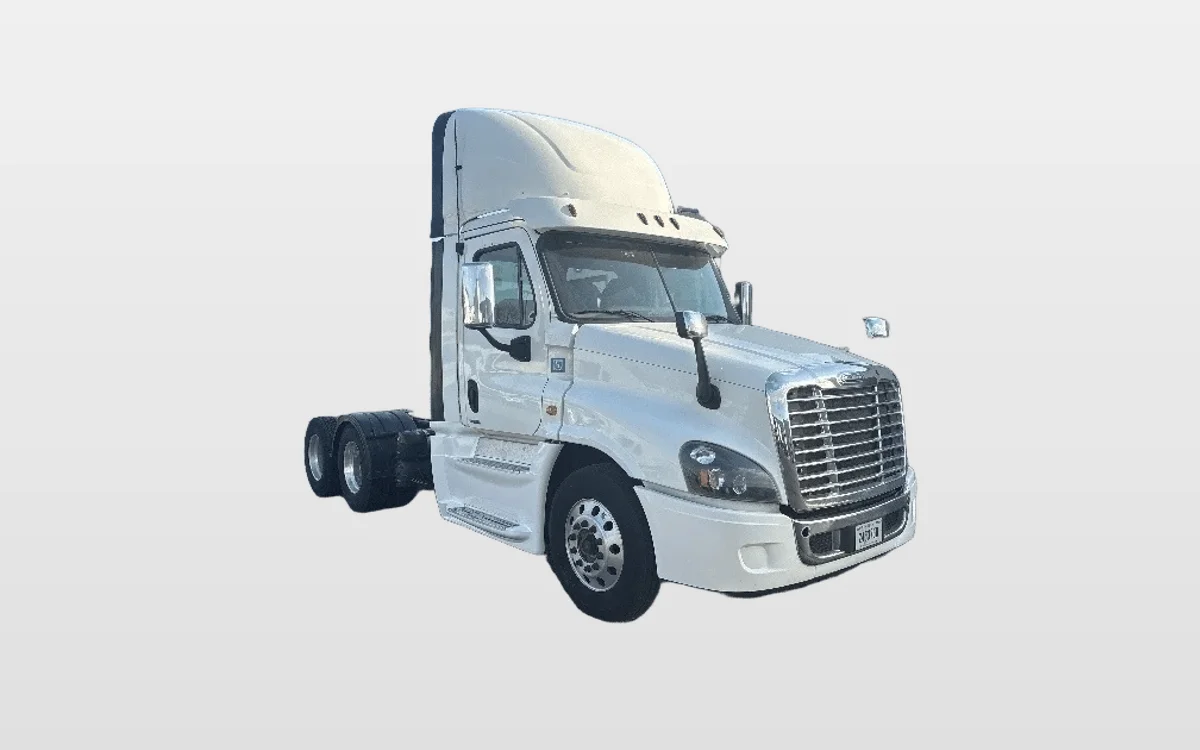 2017 Freightliner Cascadia - image 1