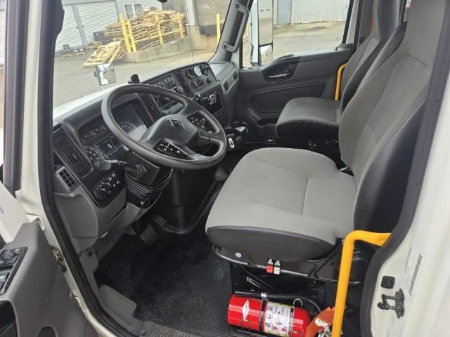 2021 International MV - image 8