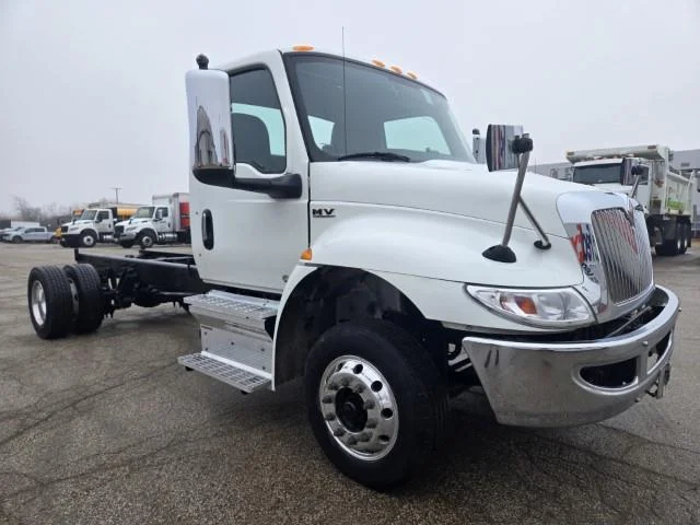 2021 International MV - image 4