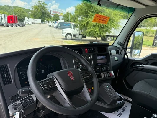 2027 Kenworth T880 in Chattanooga, TN — photo 12