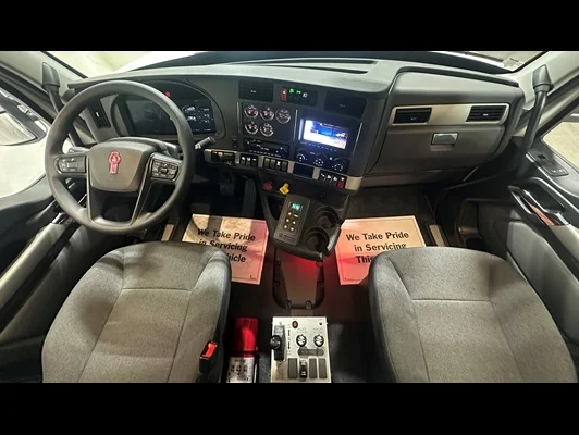 2027 Kenworth T880 in Chattanooga, TN — photo 3
