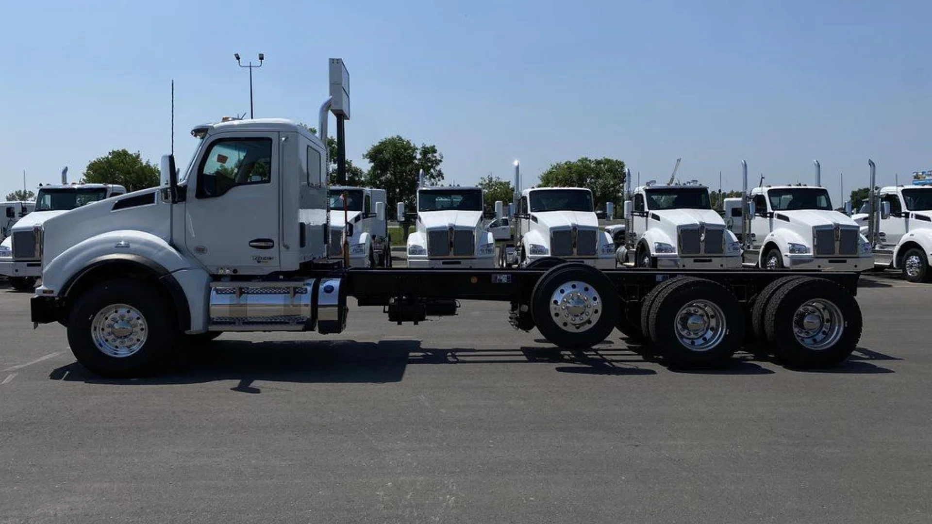 2026 Kenworth T880 in Fargo — photo 2