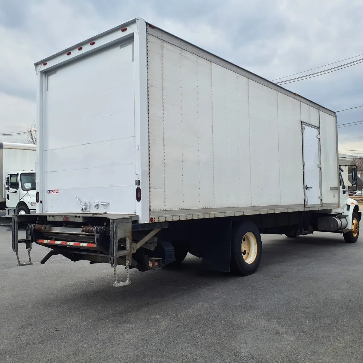 2019 International 4300 - image 4