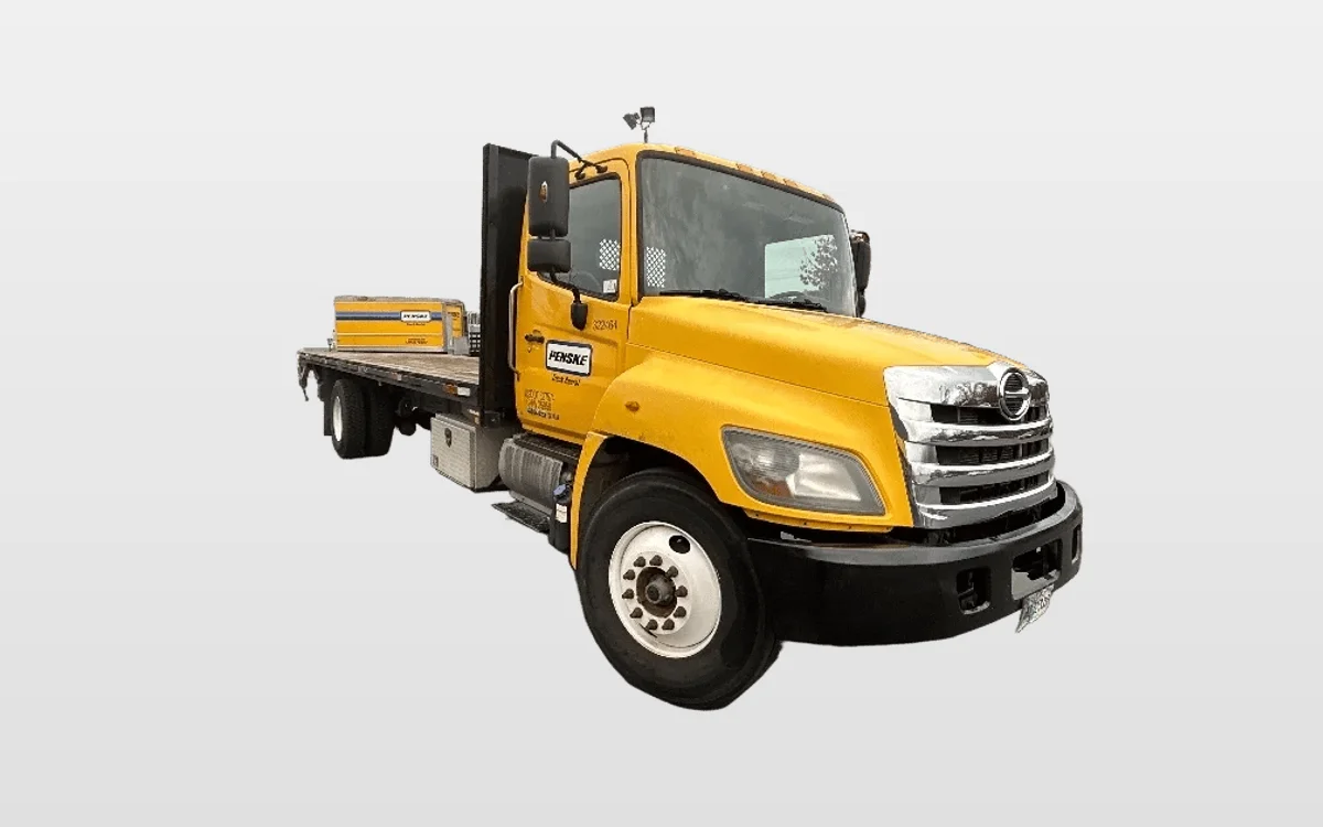 2019 Hino 268 - image 1