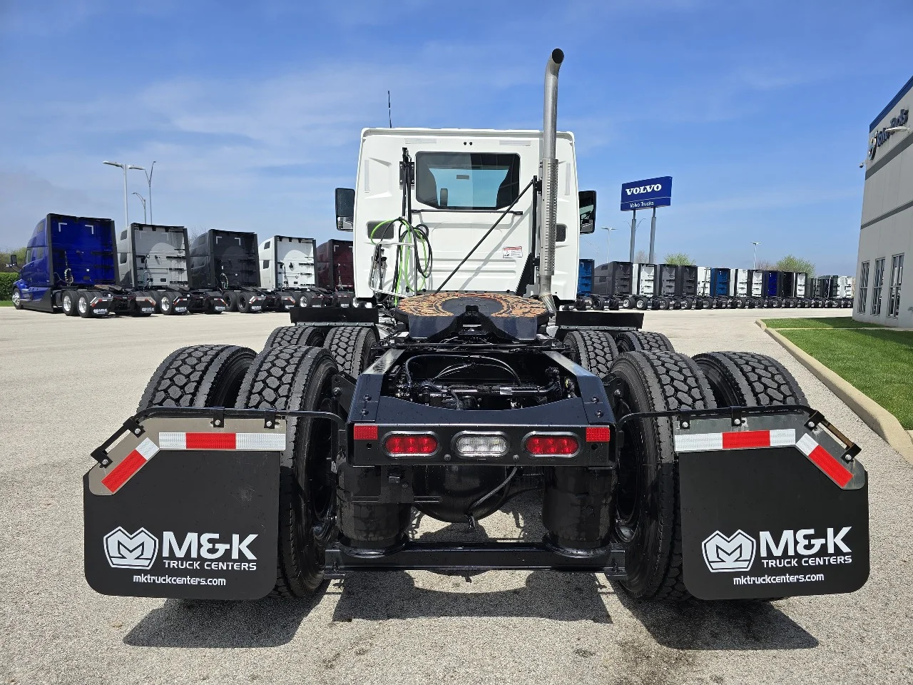 2027 Mack Anthem in Toledo, OH — photo 3