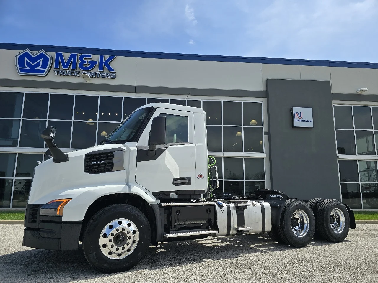 2027 Mack Anthem in Toledo, OH — photo 5