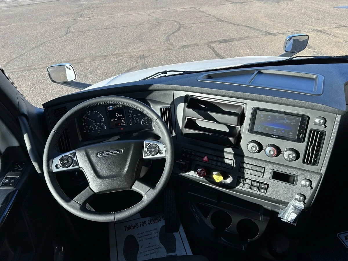 2026 Freightliner Cascadia - image 10