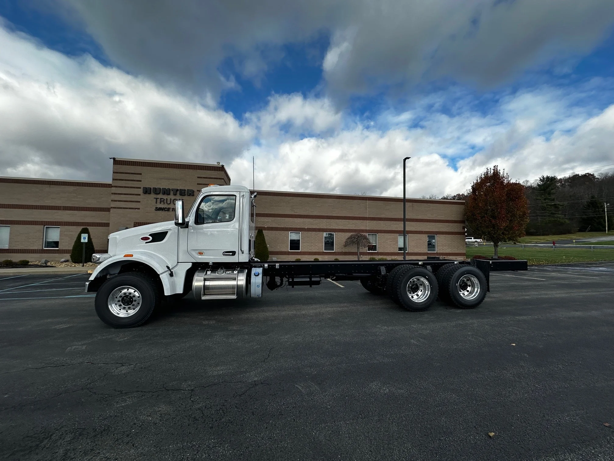 2026 Peterbilt 567 - image 12