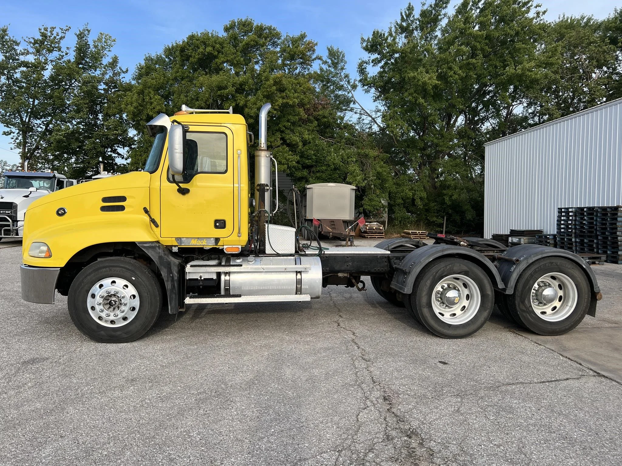 2006 Mack — photo 2