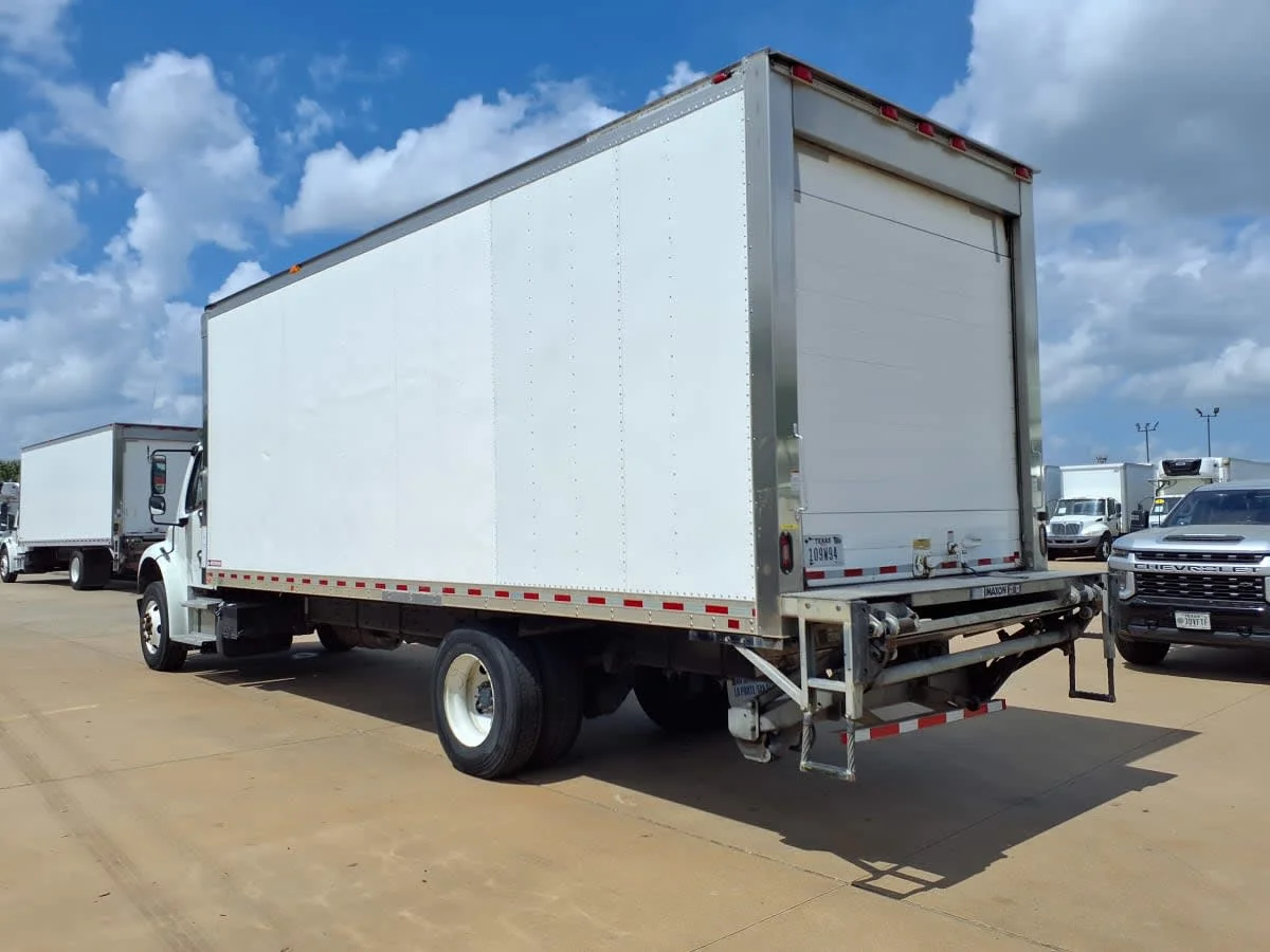 2019 Freightliner M2 106 - image 6