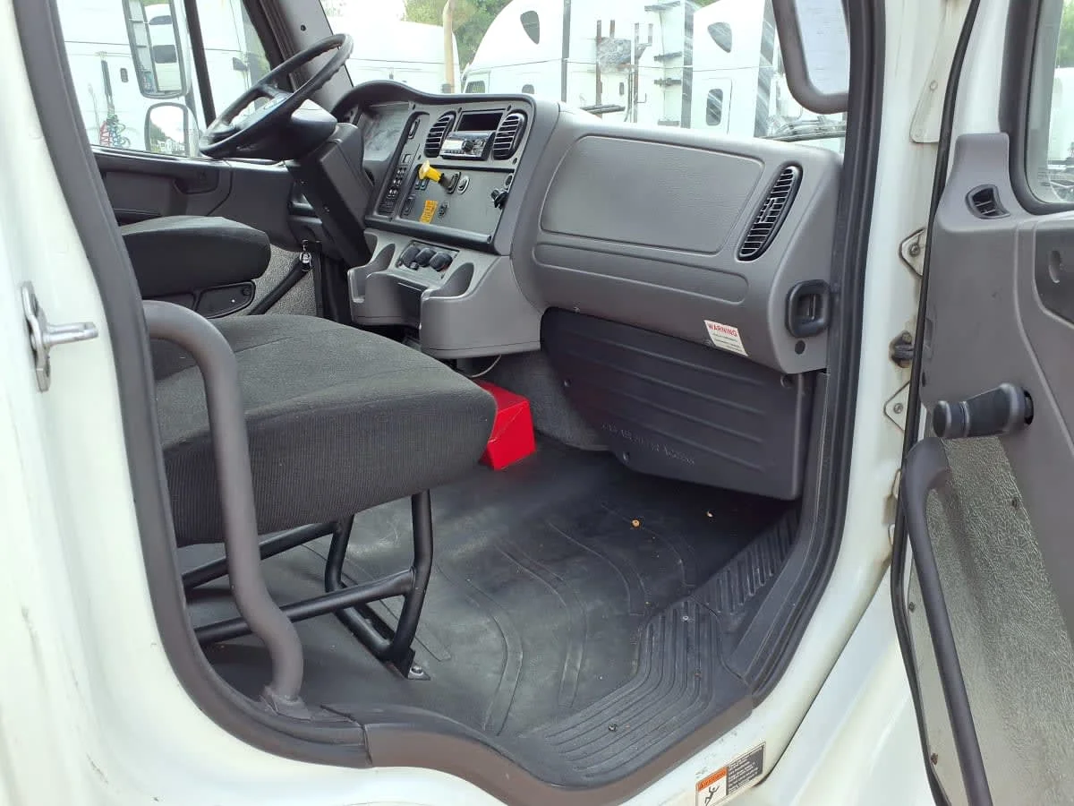 2019 Freightliner M2 106 - image 12