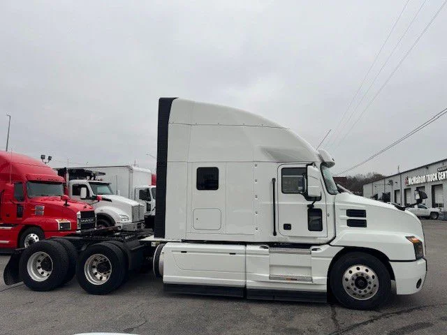 2020 Mack Anthem - image 4