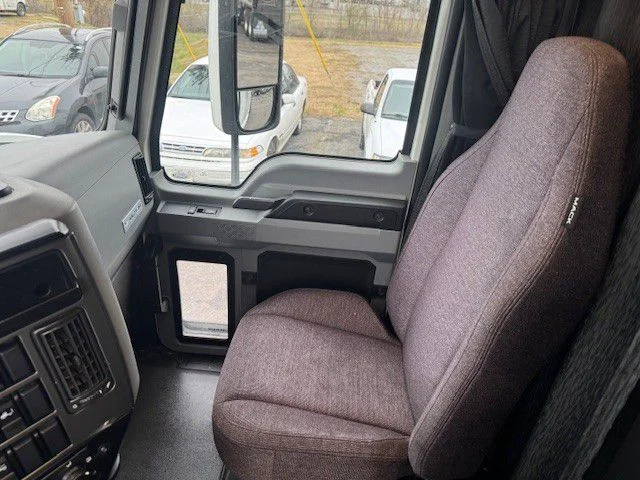 2020 Mack Anthem - image 15