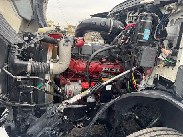 2020 Mack Anthem - image 9