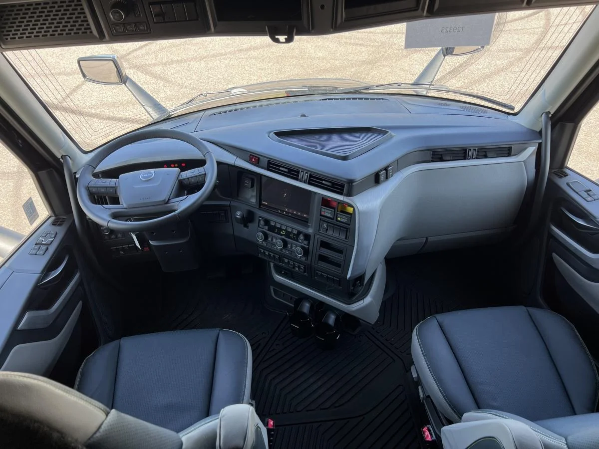 2027 Volvo in Elk River, MN — photo 8