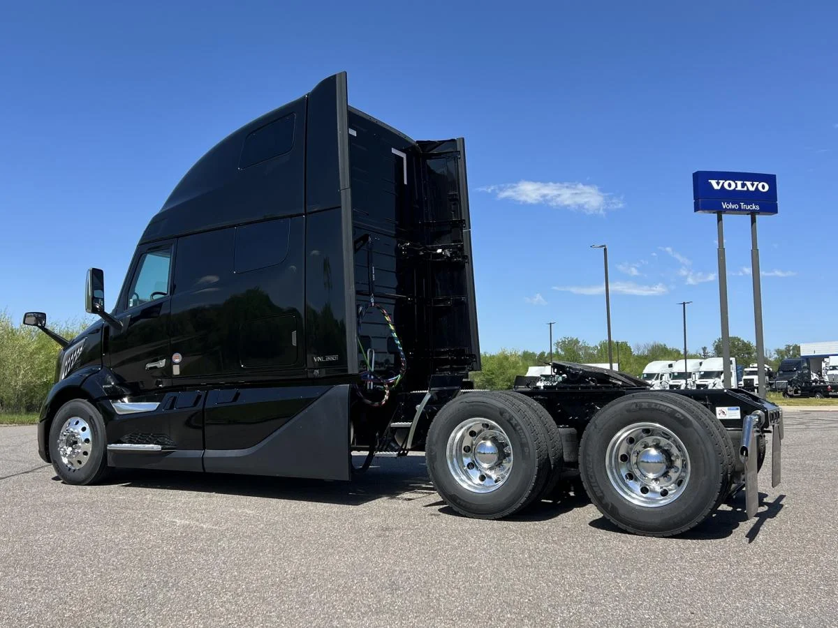 2027 Volvo in Elk River, MN — photo 2