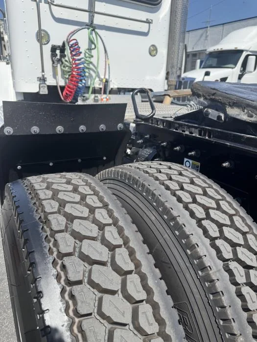 2020 Peterbilt 348 - image 16