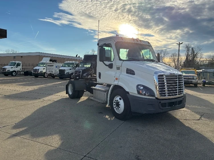 2018 Freightliner Cascadia in Parkersburg, WV