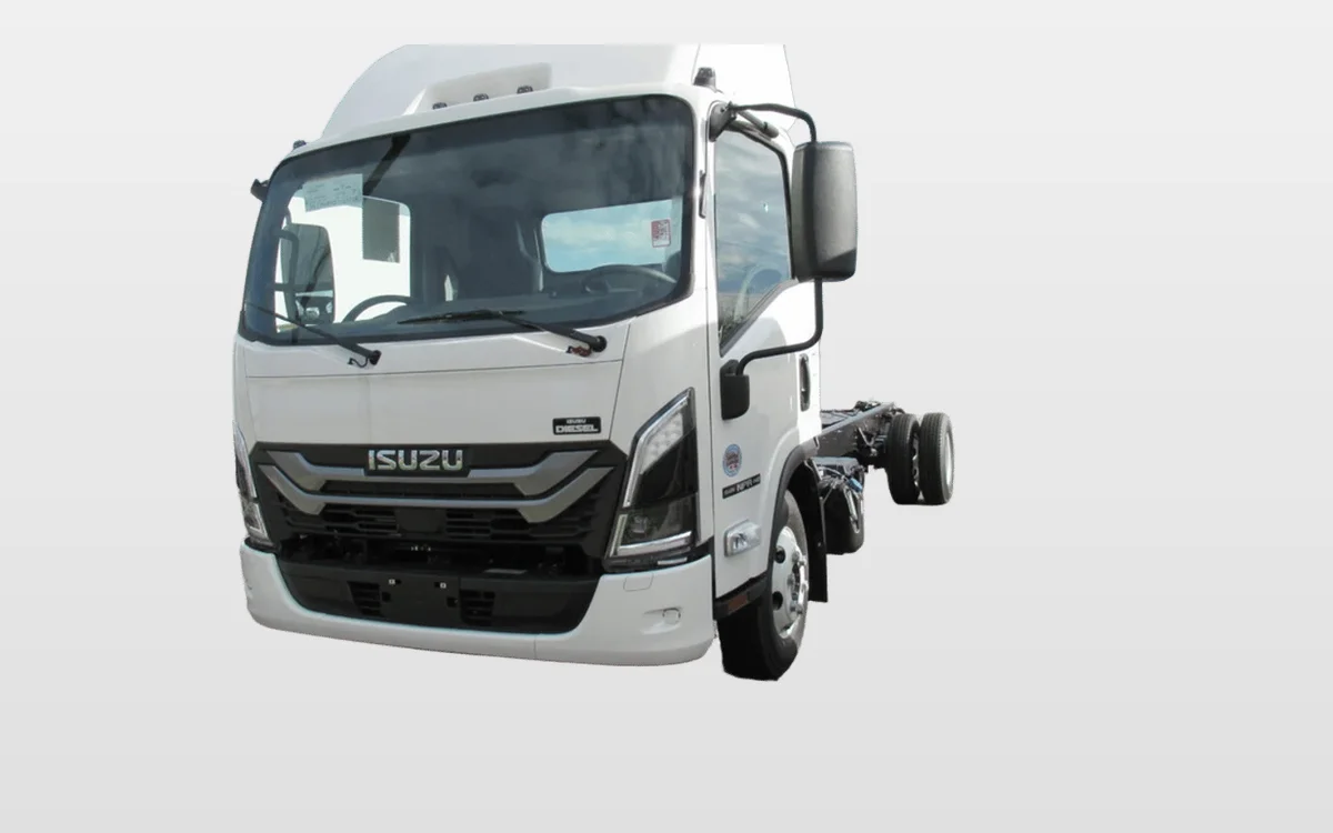 2025 Isuzu - image 1