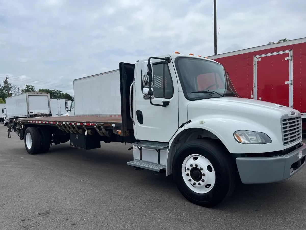 2018 Freightliner M2 106 in Beltsville, MD — photo 3