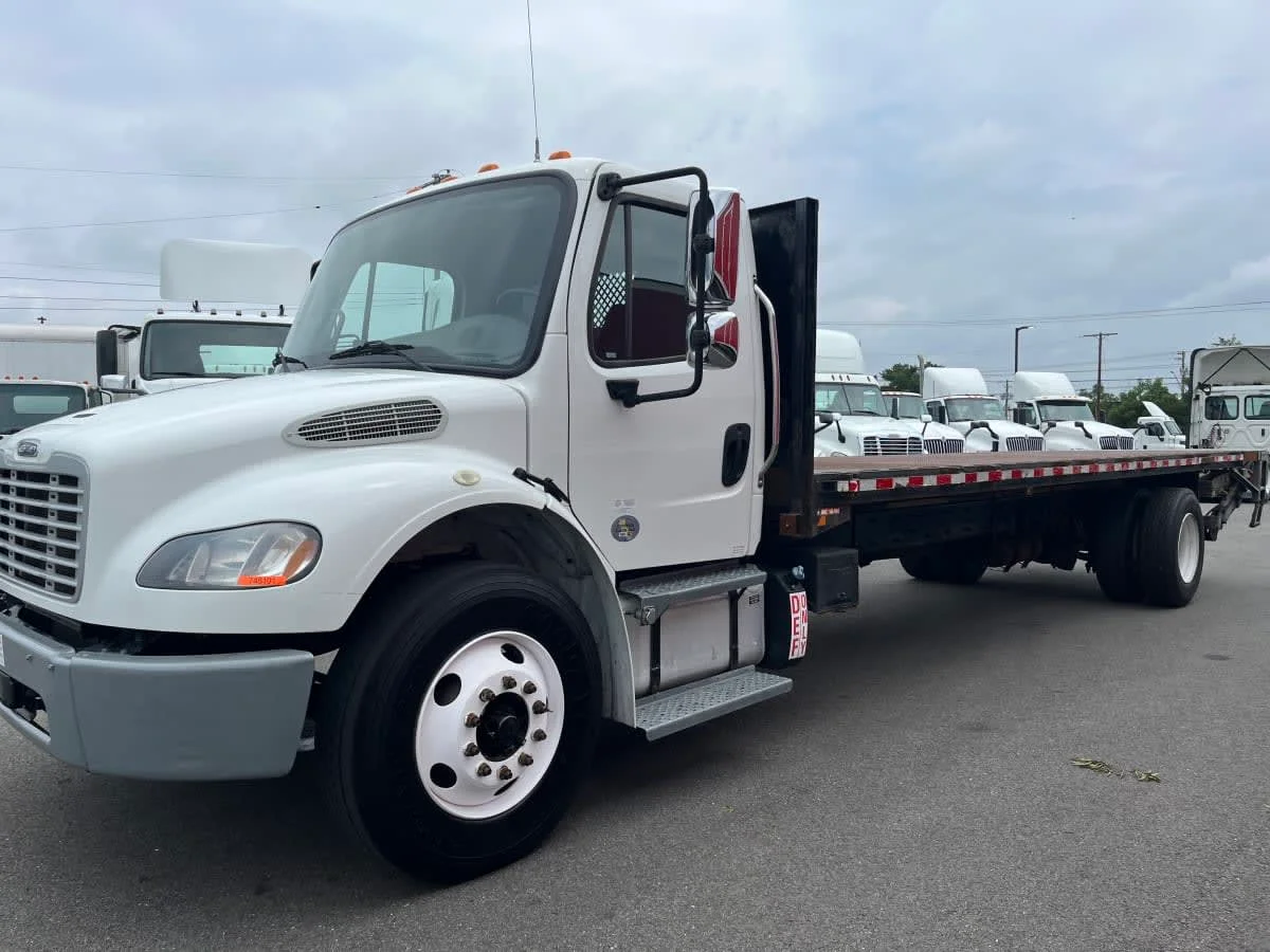 2018 Freightliner M2 106