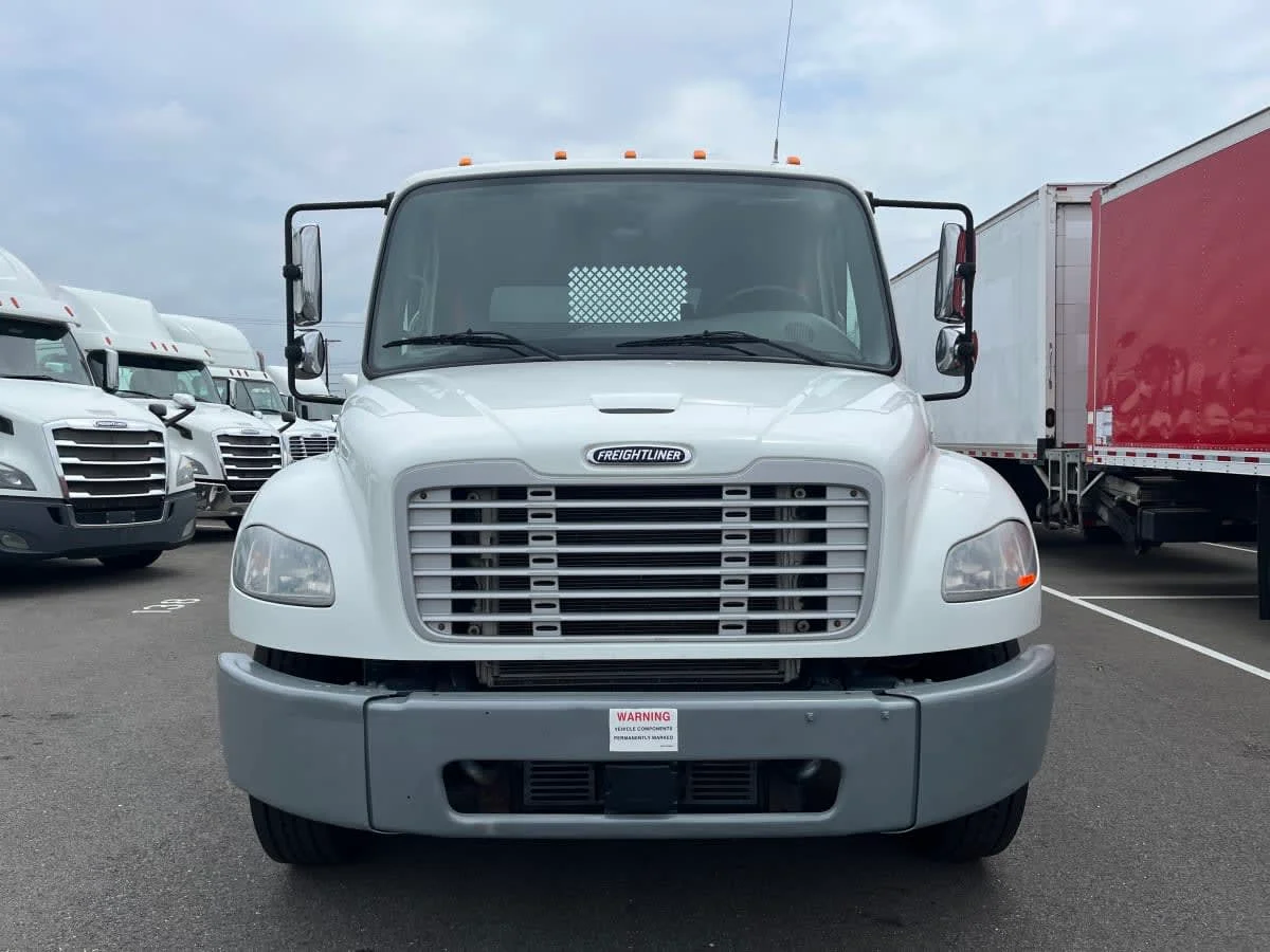 2018 Freightliner M2 106 in Beltsville, MD — photo 2