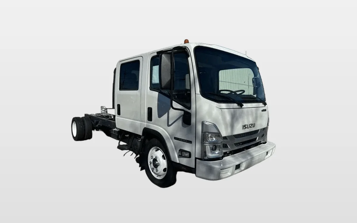 2025 Isuzu NPR - image 1