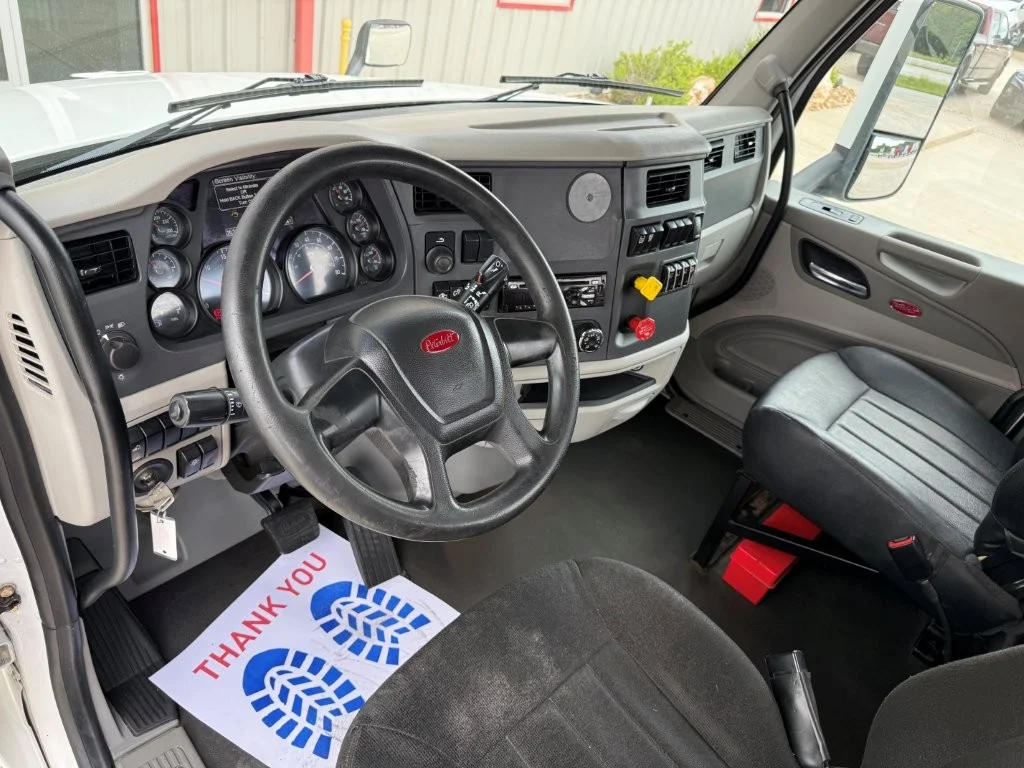 2020 Peterbilt 579 in Fort Smith, AR — photo 13