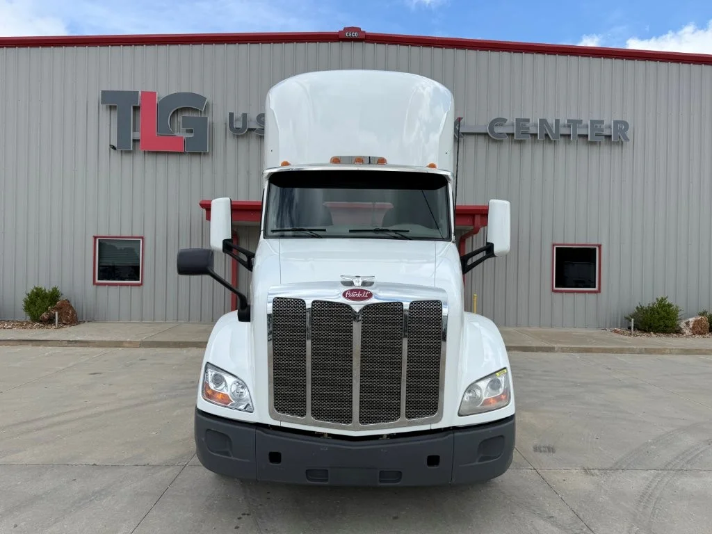 2020 Peterbilt 579 in Fort Smith, AR — photo 2