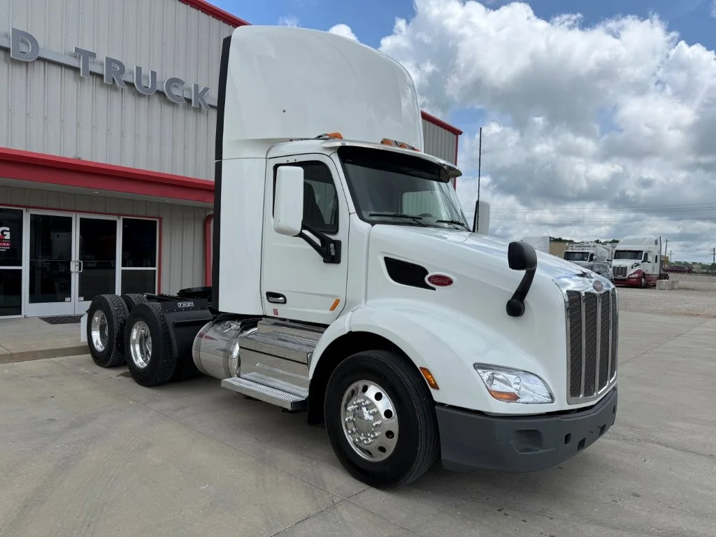 2020 Peterbilt 579 in Fort Smith, AR — photo 3