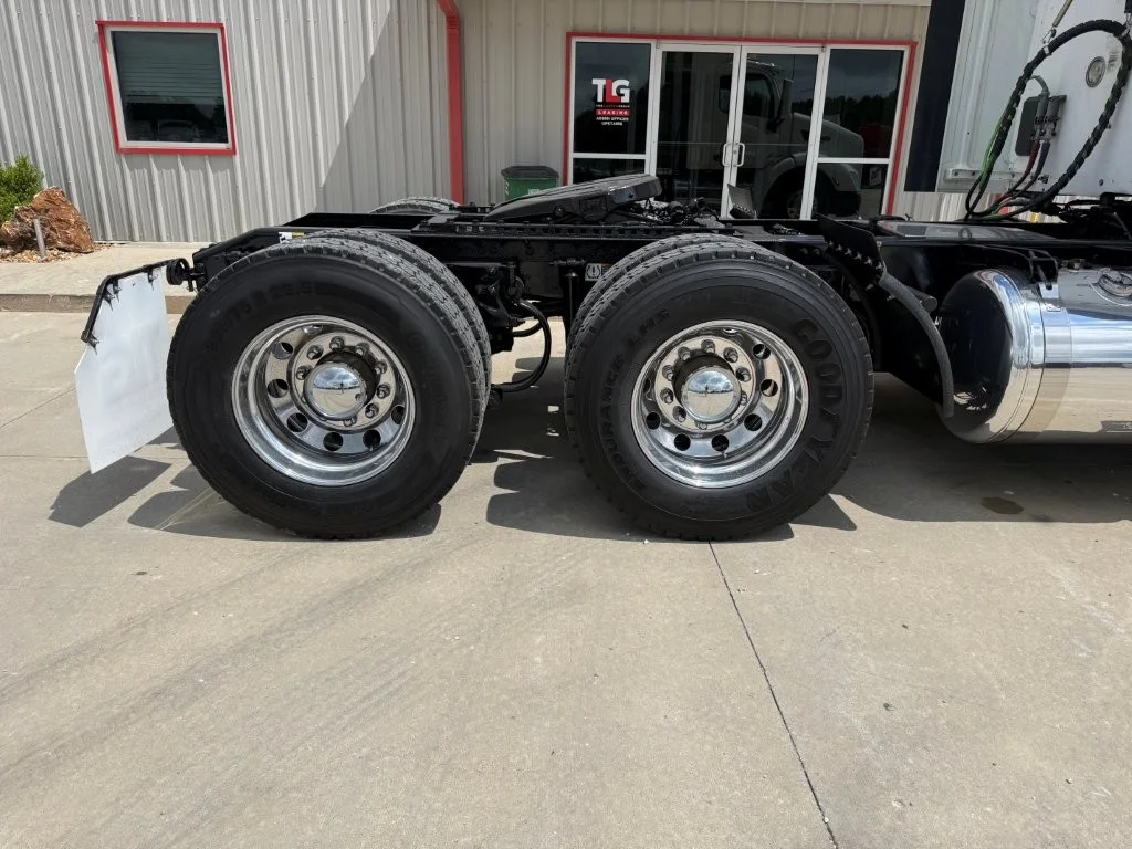 2020 Peterbilt 579 in Fort Smith, AR — photo 9