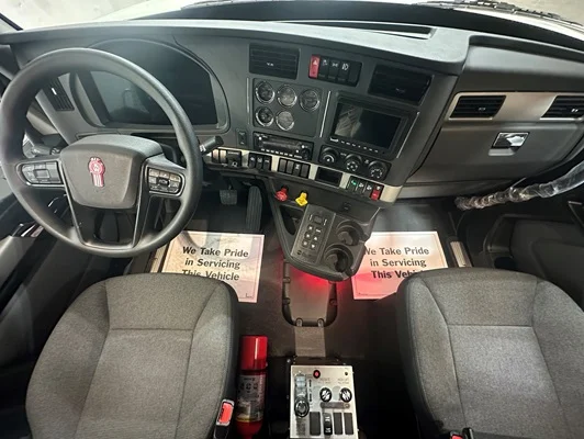 2027 Kenworth T880 in Dallas, TX — photo 2