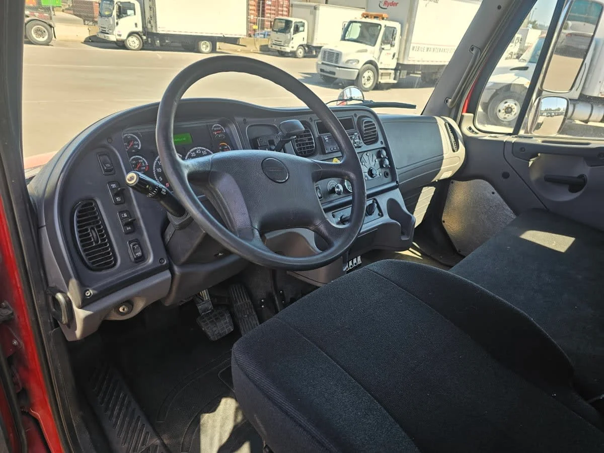 2018 Freightliner M2 106 in Tacoma, WA — photo 7